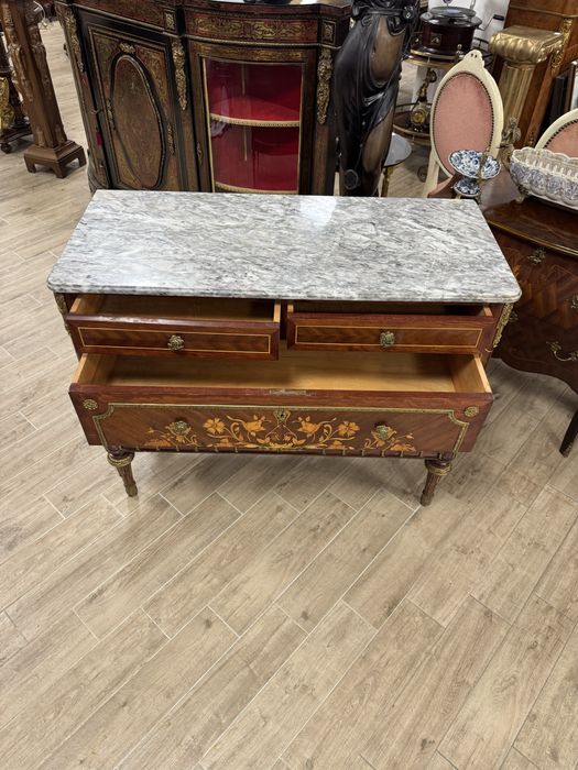 Comoda din lemn masiv cu intarsii, elemente bronz si blat marmura