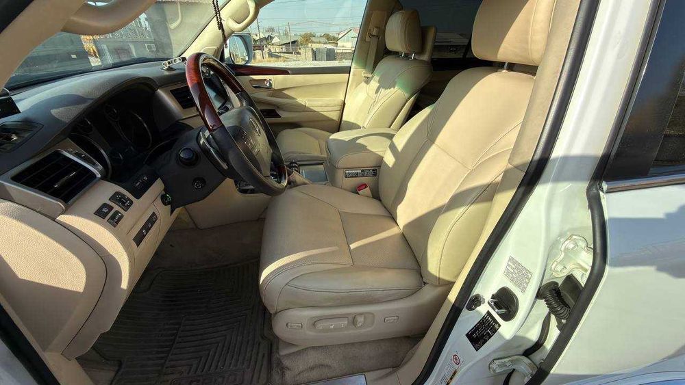 LEXUS LX570, 2013 йил идеал ҳолатда, двигател капитал таъмирланган