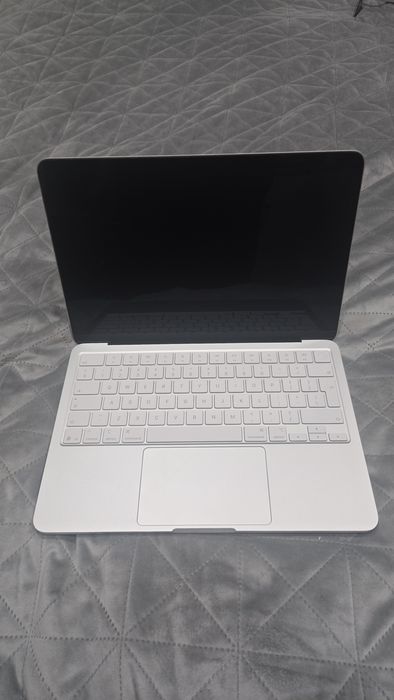 Apple MacBook Neo 512 GB, неразличим от нов