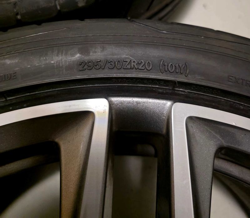 Оригинални Мерцедес AMG джанти с гуми 20 цола цола