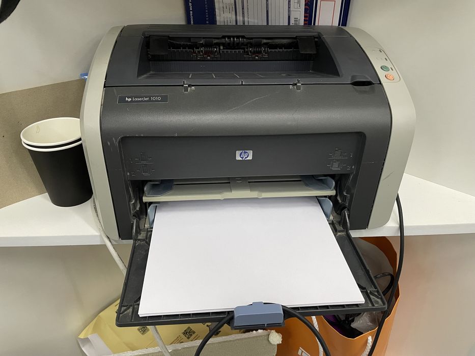 Продам срочно принтер hp