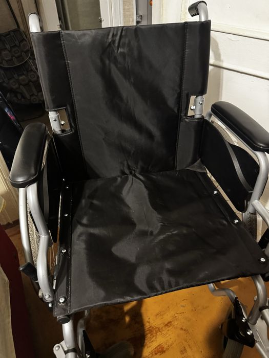 Продам инвалидное кресло