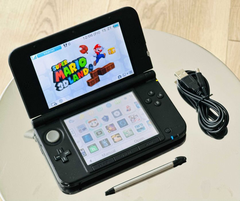 Nintendo 3DS XL Black с 75 игри Pokemon Zelda Mario Нинтендо