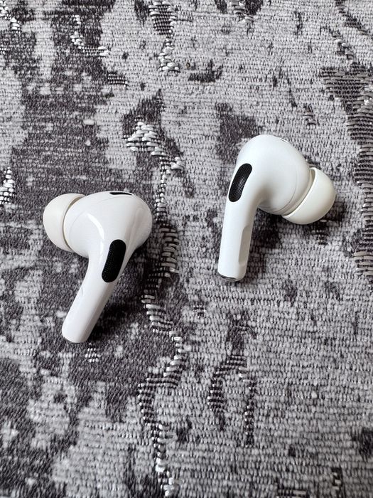 AirPods Pro 100% оригинал.