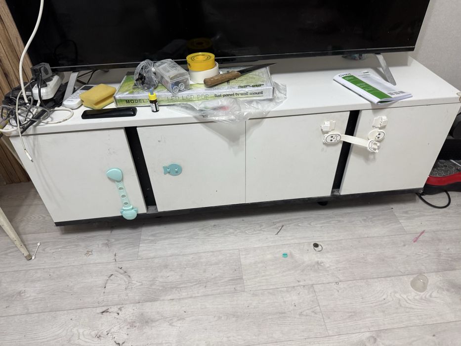Отдам бесплатно комод и полки