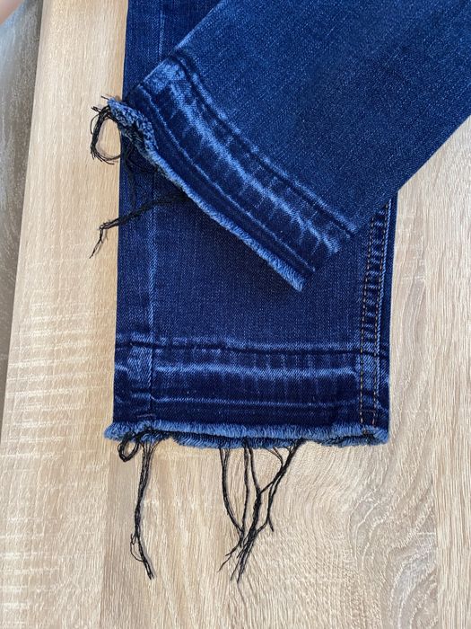 Bershka Тъмно сини дънки 36 S