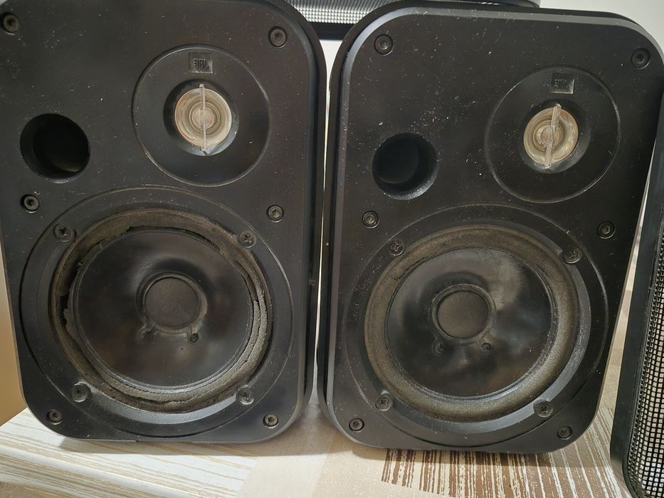 Boxe JBL Control One