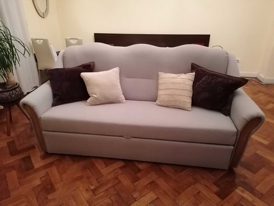 Vând Canapea extensibila