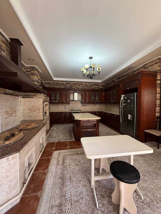 Яккасаройский Продается участок 6 сотых  144 школа 12 комната