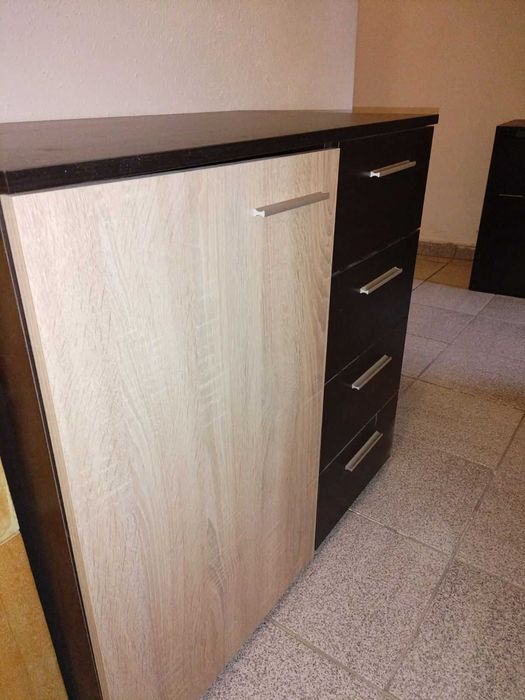 Продавам комплект спалня