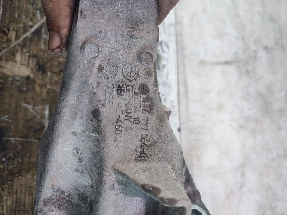 Suport motor 2.0 d n47d20c 13807410 BMW Seria 3 E90 [2004 - 2010]