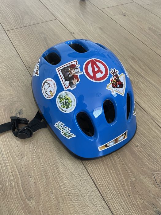 Роликовые коньки