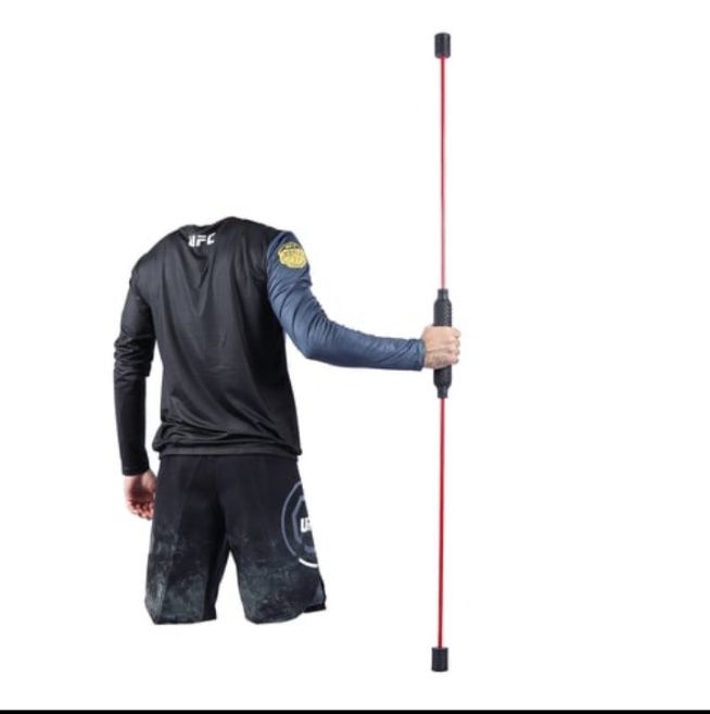 Operatorni hayajonlantirish uchun yalangoch gimnastika