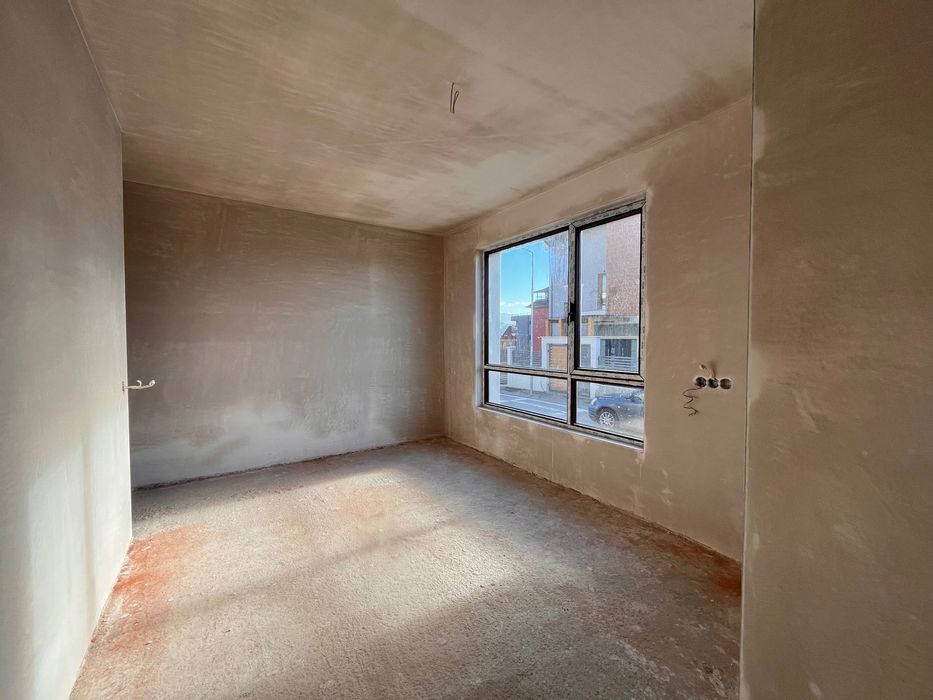 Продава се двустаен,с 1 спалня