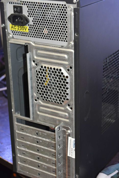 Кутия с usb 3.0  и захранване Trendsonic 550W