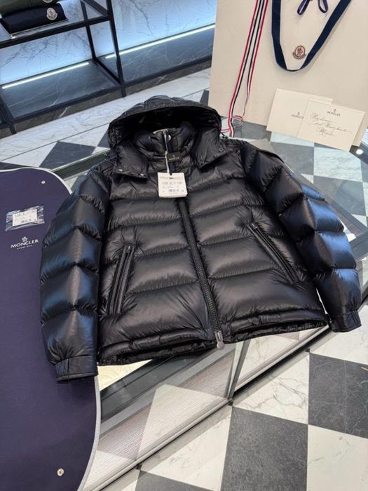 Яке Moncler Maya