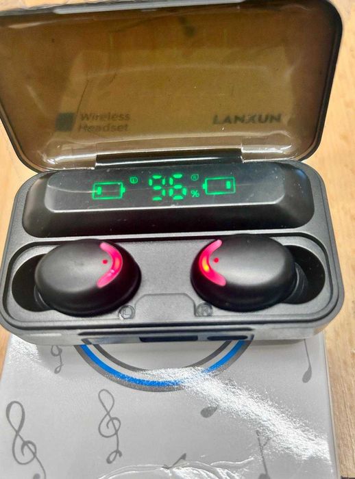 Vand casti fara fir in-ear noi