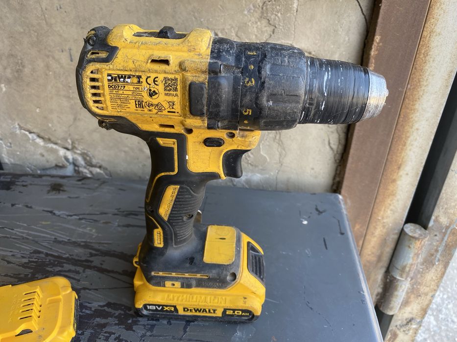 * DeWalt шуруповерт оригинал США в комплекте с 2-мя аккумуляторами