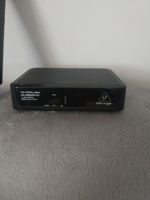 Microfon wireless behringer Ulm300 450 lei Shur beta87cu cablu 500 lei