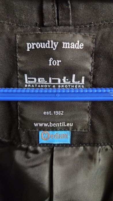 Блейзъри, сака- Bershka и H&M
