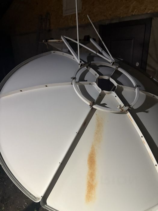 Спутниковая тарелка