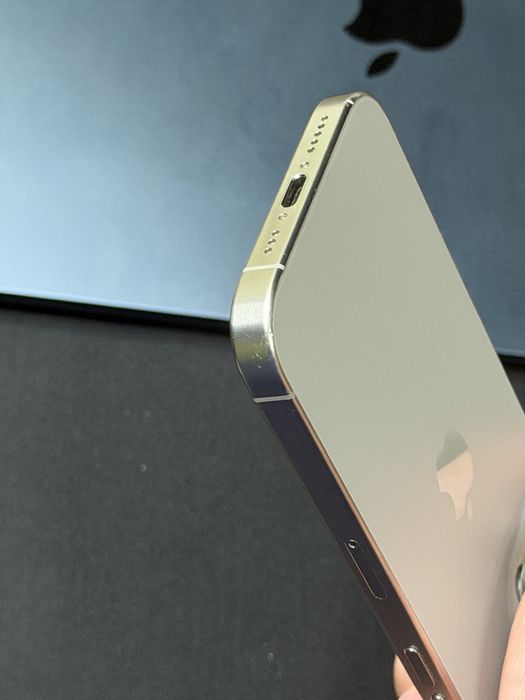 IPhone 15 pro 256gb ideal