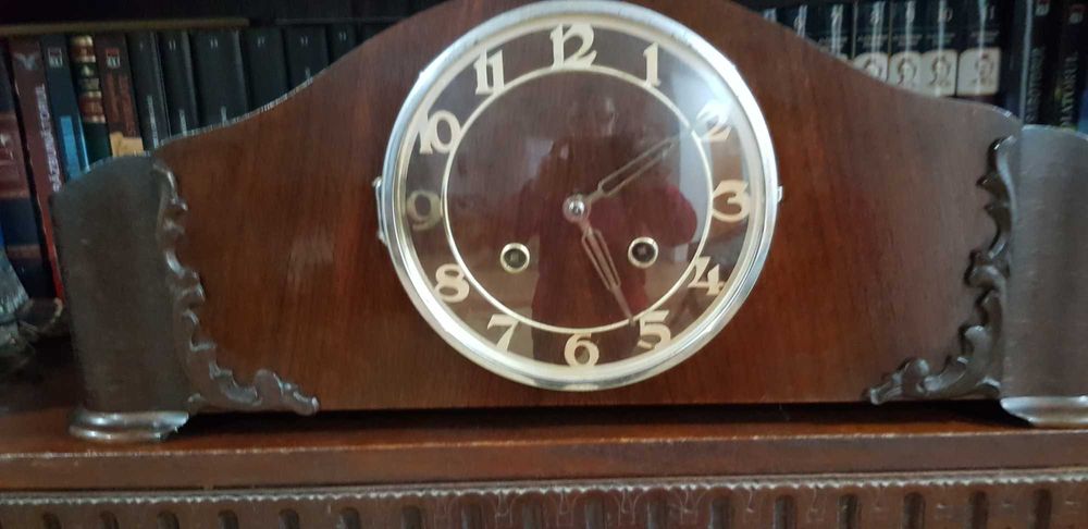 Ceas de semineu mecanic