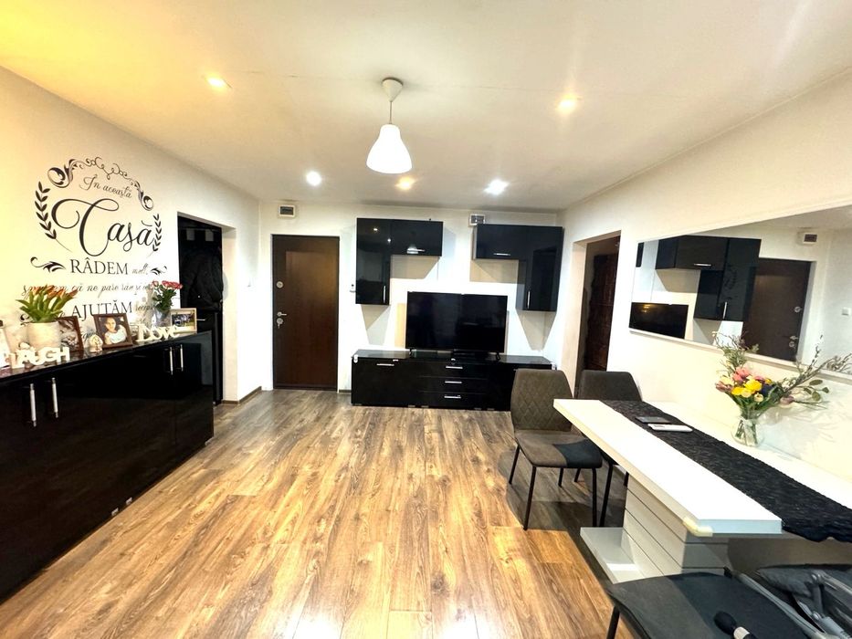 Mutare imediată! Ap. 3 camere ,renovat , 2 băi, mobilat, 2 parcări