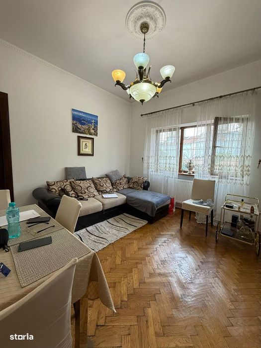 Piata Unirii-Apartament 2 Camere-Gata de Mutare