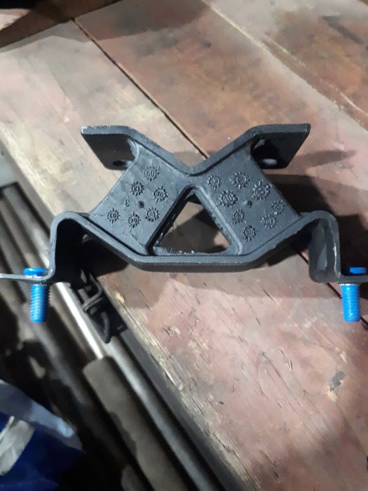 Продам запчасти на ОпельОмега Б