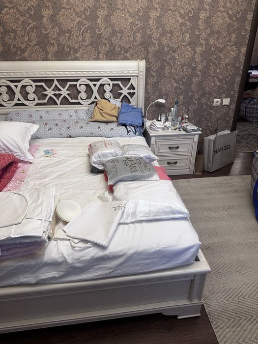 Продам спальный гарнитур