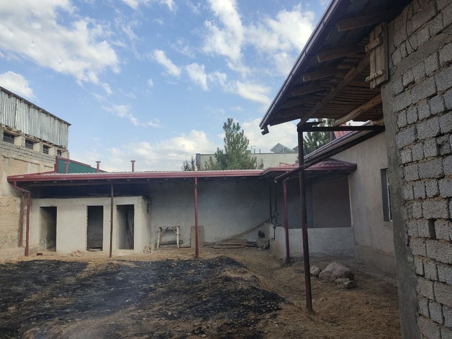 Срочно продается дом в Бостонлик тумани