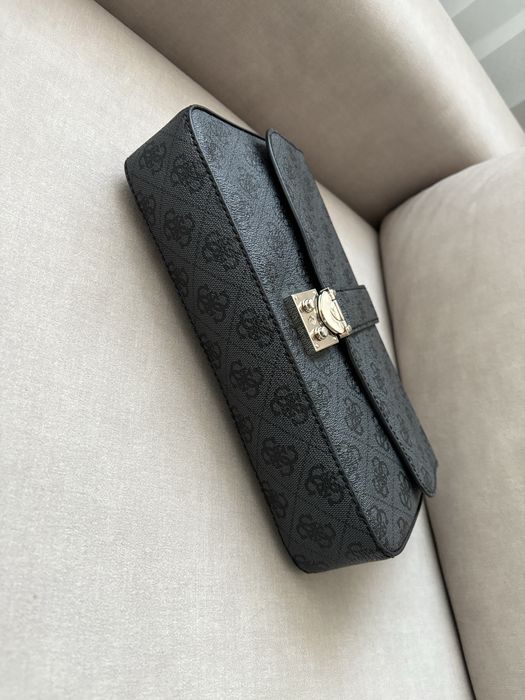 Оригинална дамска чанта Guess