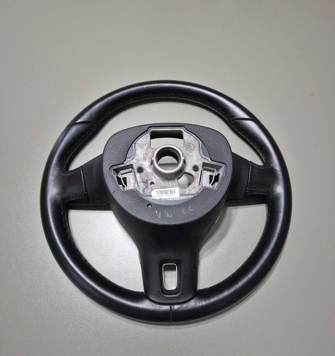 VW Голф 5/6, Пасат, Туран - Мулти Волан с Еърбег - Отлично Състояние