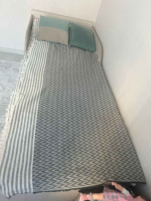 Продам кровать б/у