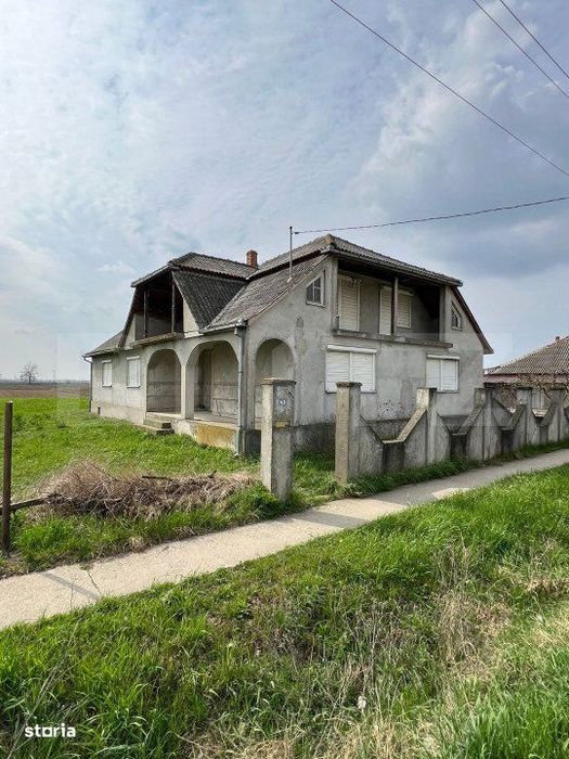 Casa de vanzare | Suprafata construita 509mp | Botiz