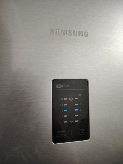 Продам холодильник Samsung
