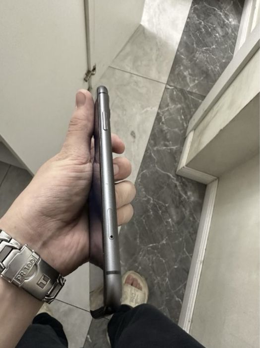 Продам айфон 11 срочно