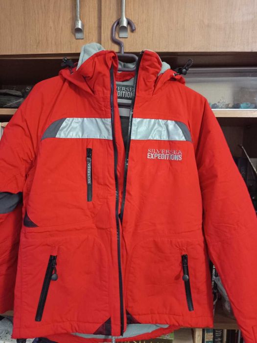 Дамско спортно яке