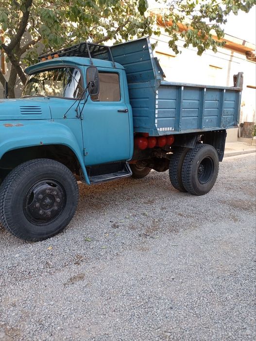 Zil 4502 sotiladi