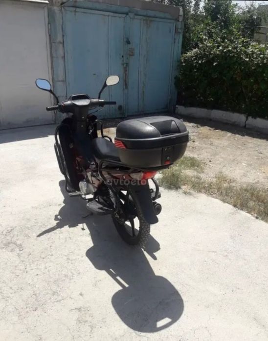 Скутер полуавтомат на бензине