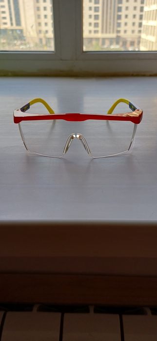 Продам защитные очки рабочие прозрачные