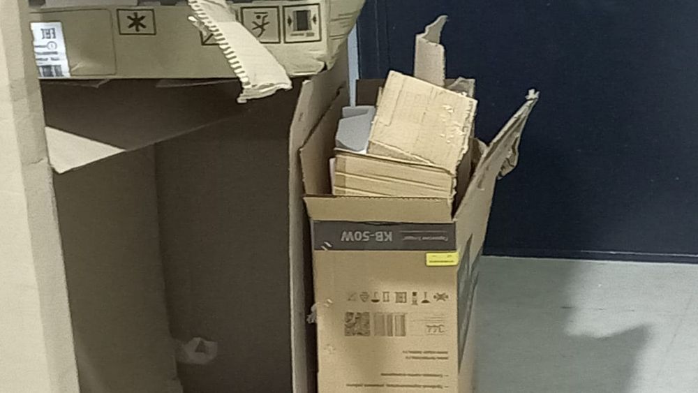 Картон.  Отдам даром. Самовывоз.