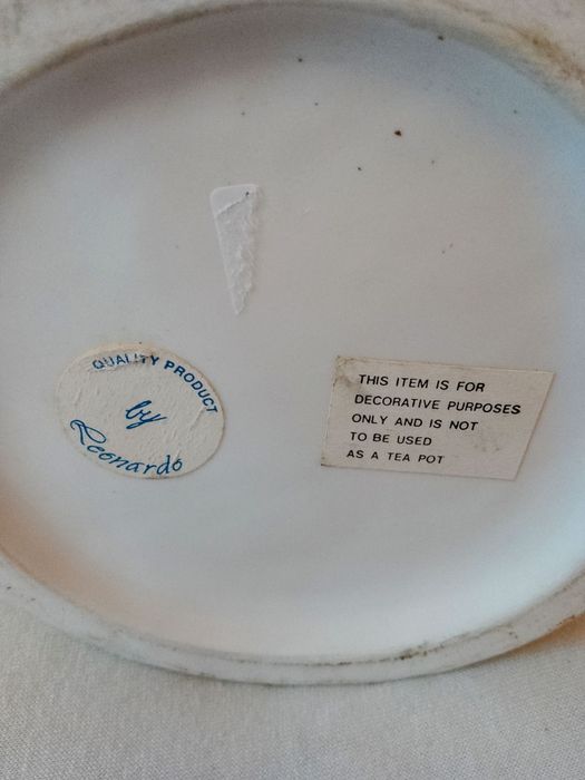 Два порцеланови чайника "Прасчо готвач" и"Торта"