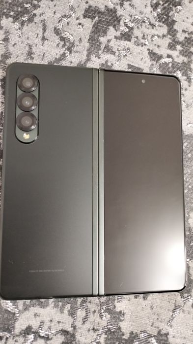 Samsung Z fold 3