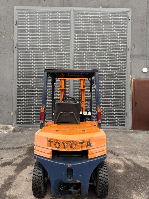 Вилочный Погрузчик Toyota 5FGL20