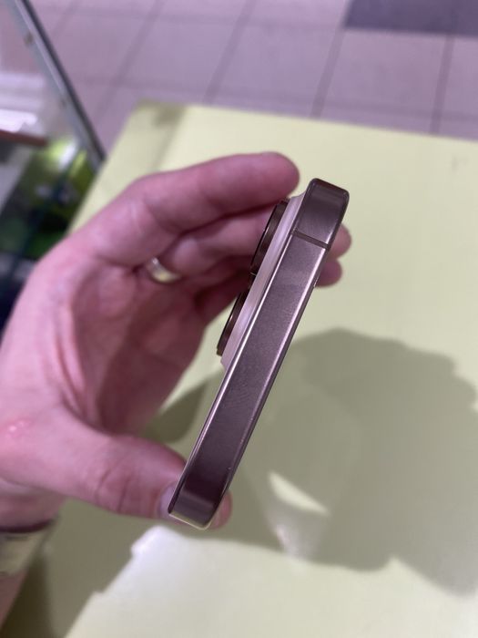 iPhone 16 pro 256g akb 100%