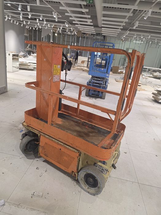 Inchiriez nacela nacele foarfeca brat