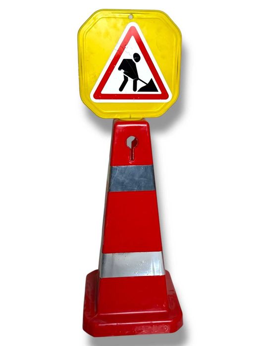 Подставка под дорожный знак