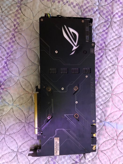 Продавам видео карта 1080 8 гб